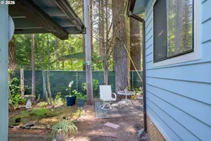 55636 McKenzie River Dr, Blue River, OR 97413 - Photo 17