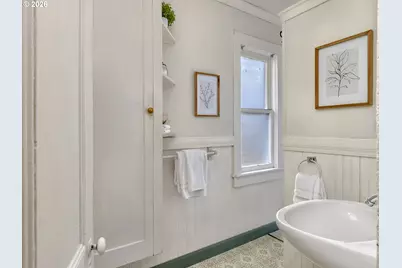 409 3rd St, Oregon City, OR 97045 - Photo 27