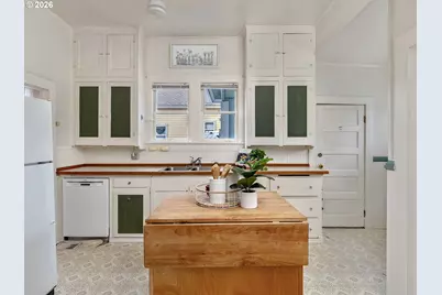 409 3rd St, Oregon City, OR 97045 - Photo 23