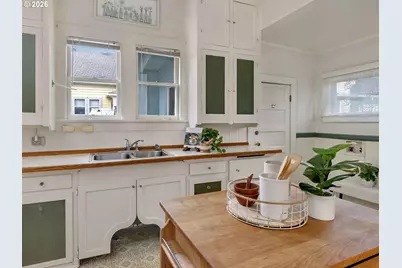 409 3rd St, Oregon City, OR 97045 - Photo 21