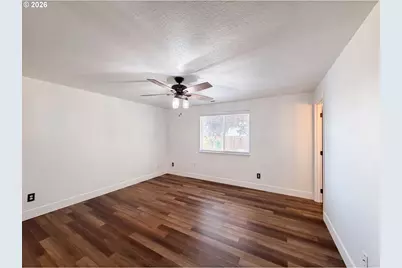 140 W 13th St, Lafayette, OR 97127 - Photo 11