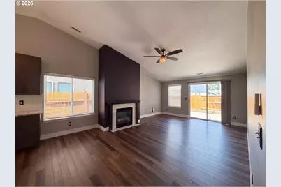 140 W 13th St, Lafayette, OR 97127 - Photo 21