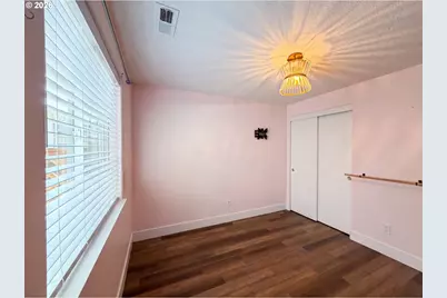 140 W 13th St, Lafayette, OR 97127 - Photo 9
