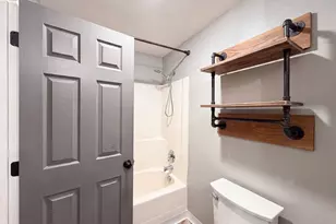 140 W 13th St, Lafayette, OR 97127 - Photo 7
