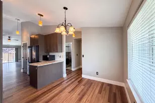 140 W 13th St, Lafayette, OR 97127 - Photo 17