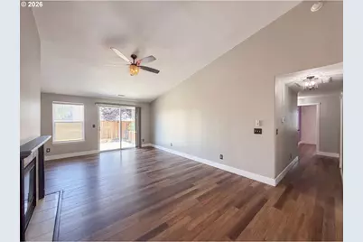 140 W 13th St, Lafayette, OR 97127 - Photo 3