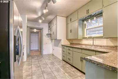 261 SW 2nd St, Pilot Rock, OR 97868 - Photo 9