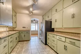 261 SW 2nd St, Pilot Rock, OR 97868 - Photo 11