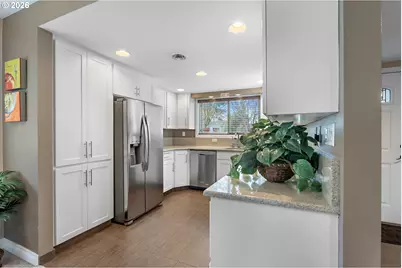 16520 SW Monaco Ln, King City, OR 97224 - Photo 11