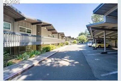290 N 3rd Ct, Coos Bay, OR 97420 - Photo 3