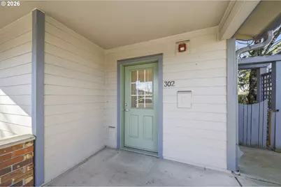 9837 NE Irving St #302, Portland, OR 97220 - Photo 3