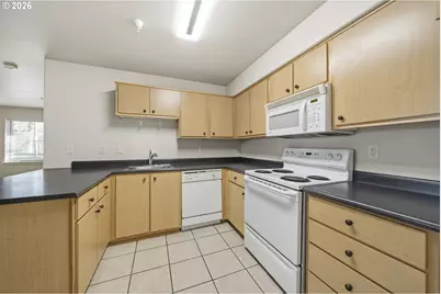 9837 NE Irving St #302, Portland, OR 97220 - Photo 17