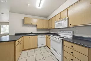 9837 NE Irving St, Portland, OR 97220 - Photo 17