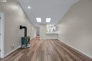 811 NW Meadows Dr, McMinnville, OR 97128 - Photo 15