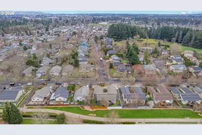 811 NW Meadows Dr, McMinnville, OR 97128 - Photo 45