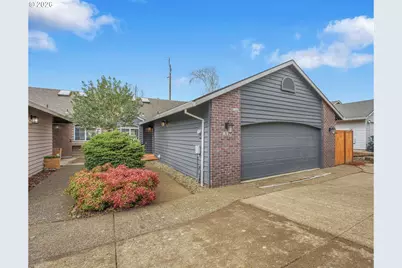 811 NW Meadows Dr, McMinnville, OR 97128 - Photo 1