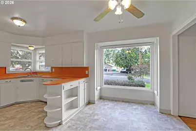 11720 SW 11th St, Beaverton, OR 97005 - Photo 9