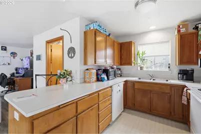 623 W 18th Ave, Eugene, OR 97402 - Photo 37