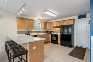 1218 Lincoln St, Hood River, OR 97031 - Photo 9