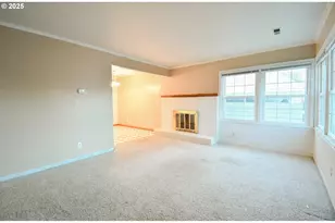 1731 SE Hamilton St, Roseburg, OR 97470 - Photo 3