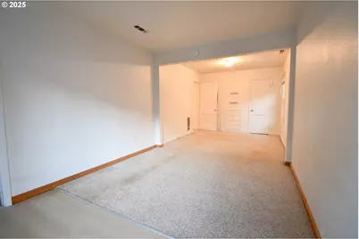 1731 SE Hamilton St, Roseburg, OR 97470 - Photo 11