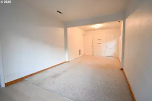 1731 SE Hamilton St, Roseburg, OR 97470 - Photo 11