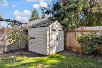 210 S Meredith Dr, Newberg, OR 97132 - Photo 7