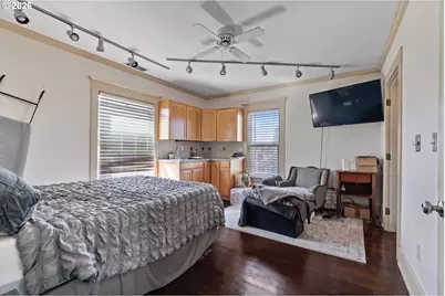 707 NE 5th St, McMinnville, OR 97128 - Photo 9