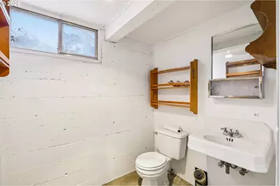 600 E 38th St, Vancouver, WA 98663 - Photo 23