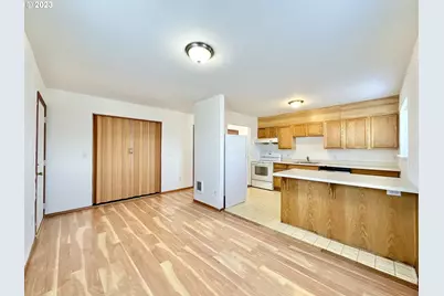 8421 SE Insley St, Portland, OR 97266 - Photo 11