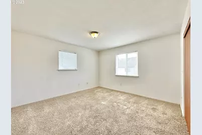 8421 SE Insley St, Portland, OR 97266 - Photo 33