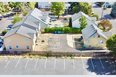 8421 SE Insley St, Portland, OR 97266 - Photo 1