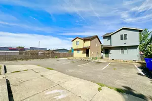 8421 SE Insley St, Portland, OR 97266 - Photo 5