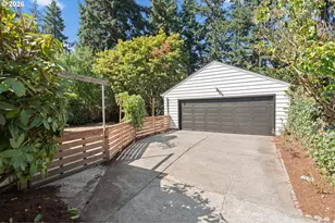 9743 NE Mason St, Portland, OR 97220 - Photo 39