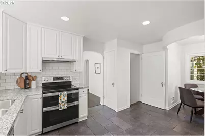 9743 NE Mason St, Portland, OR 97220 - Photo 17
