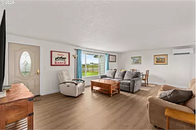 29334 Meadowview Rd, Junction City, OR 97448 - Photo 5