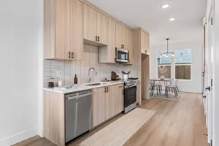 4372 N Gantenbein Ave, Portland, OR 97217 - Photo 5