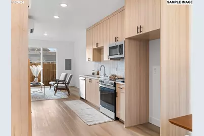 4372 N Gantenbein Ave #5, Portland, OR 97217 - Photo 7