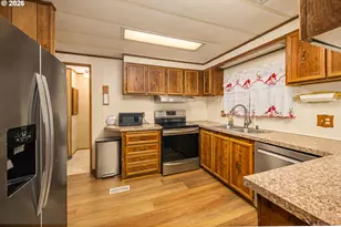 5254 Forsythia Dr, Springfield, OR 97478 - Photo 3