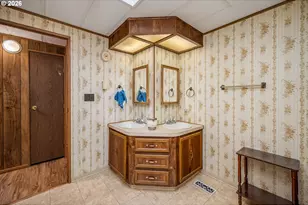 5254 Forsythia Dr, Springfield, OR 97478 - Photo 11