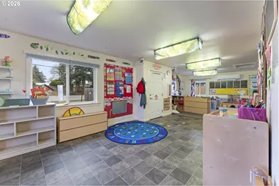 2125 Coburg Rd, Eugene, OR 97401 - Photo 9