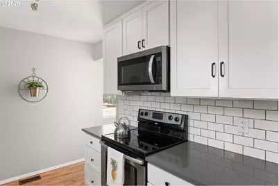 17585 NW Shorewood Dr, Beaverton, OR 97006 - Photo 13
