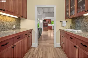 10007 NW Thompson Rd, Portland, OR 97229 - Photo 9