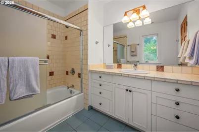 10007 NW Thompson Rd, Portland, OR 97229 - Photo 31