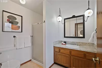 305 SE 84th Ave, Portland, OR 97216 - Photo 17