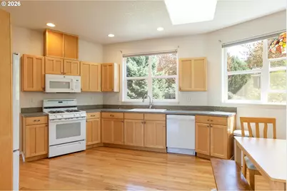 556 Forestview Dr, Hood River, OR 97031 - Photo 15