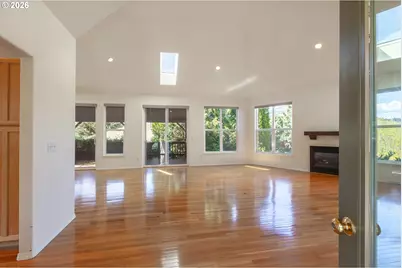 556 Forestview Dr, Hood River, OR 97031 - Photo 9