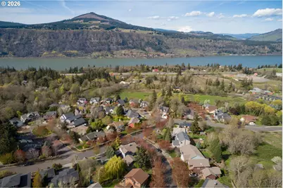 556 Forestview Dr, Hood River, OR 97031 - Photo 7