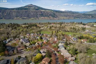 556 Forestview Dr, Hood River, OR 97031 - Photo 7