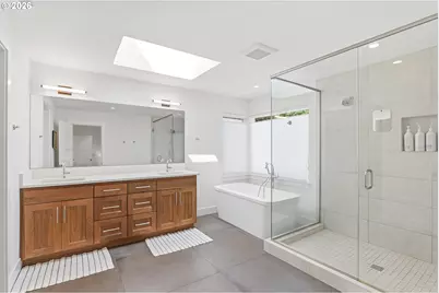 8907 SW Harmon Ln, Portland, OR 97225 - Photo 15